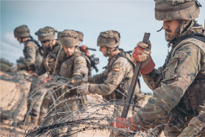 Soldados realizando pruebas